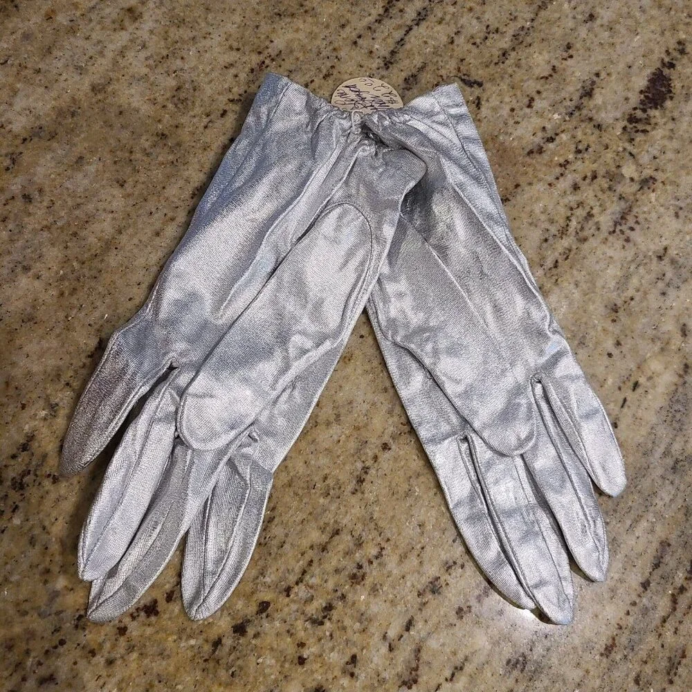 New! Vintage Size L Silver Metallic Formal 8.5